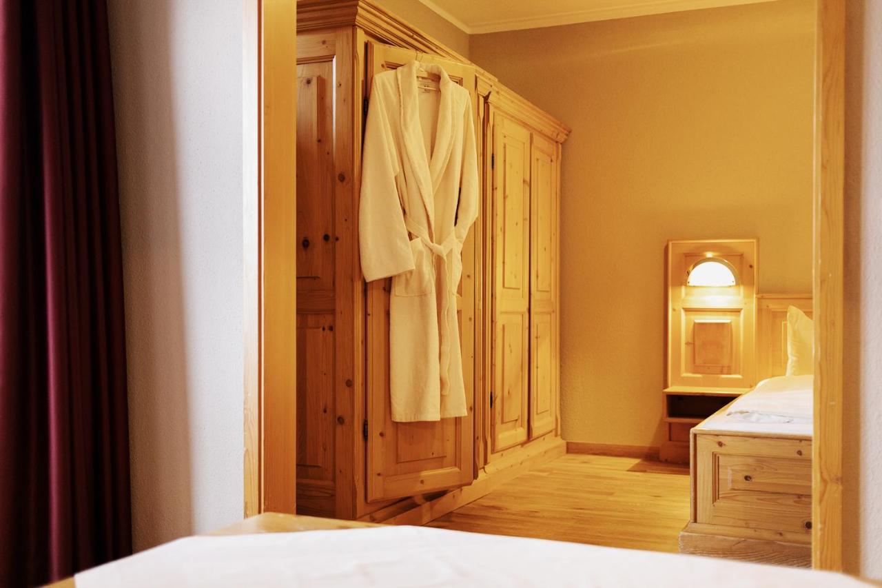 Family Room,1014520057:JPEG